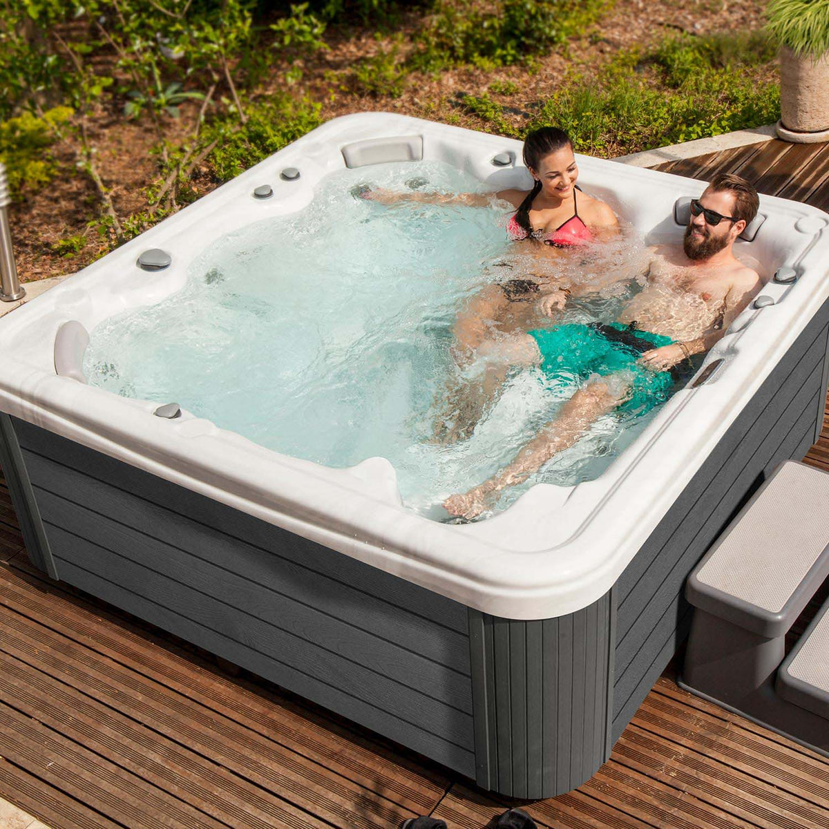 Wellis Milano Plug & Play hot tub – compact spa lifestyle