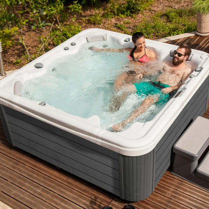 Wellis Milano Plug & Play hot tub – compact spa lifestyle
