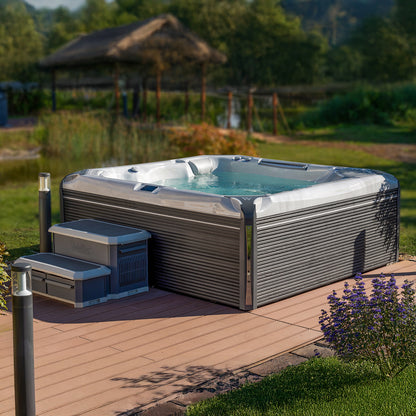 Wellis Everest Life Deluxe hot tub – outdoor lifestyle