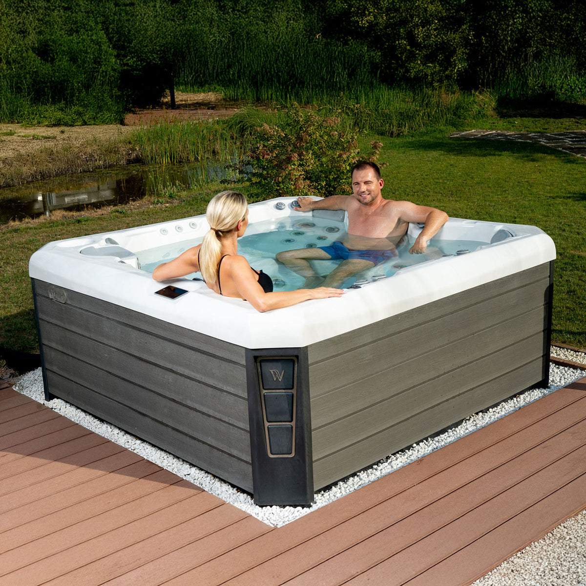Wellis Malaga Life hot tub – outdoor hot tub lifestyle
