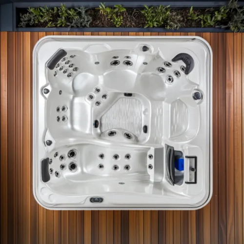 Maui 851L 6-Person Hot Tub - Premium Performance & Relaxation Spa