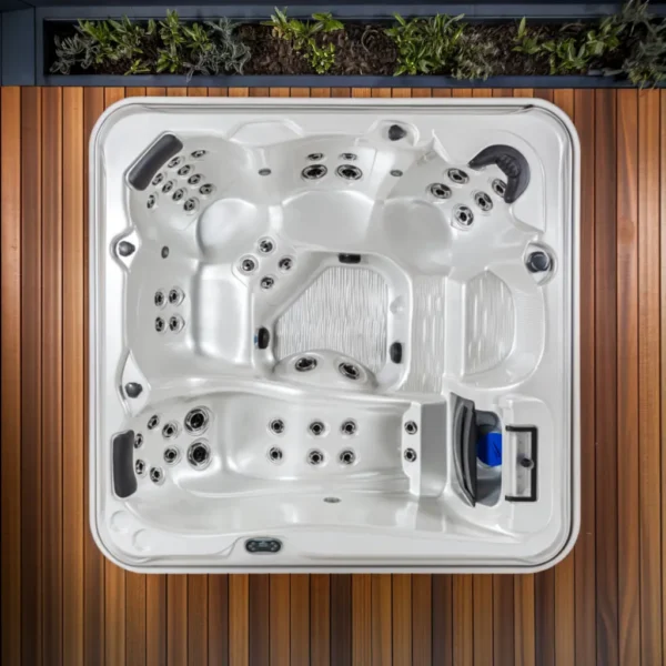 Maui 851L 6-Person Hot Tub - Premium Performance & Relaxation Spa